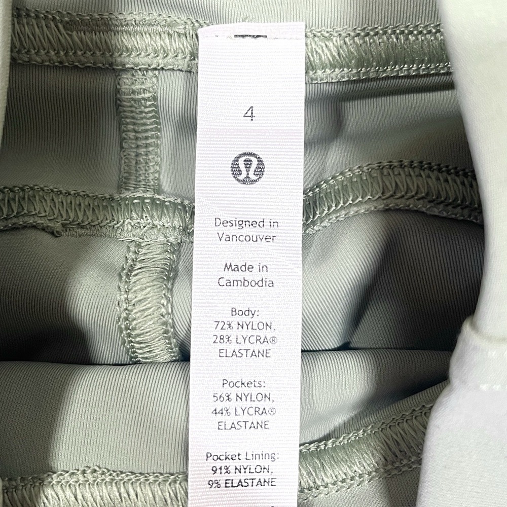 Lululemon Cargo Super-High-Rise Hiking Short 8" Size 4 Laurel Green Sporty - Picture 7 of 7